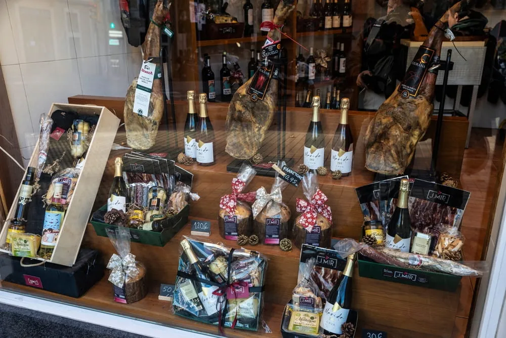 Choosing a bottle of Spanish Cava and sparkling wine