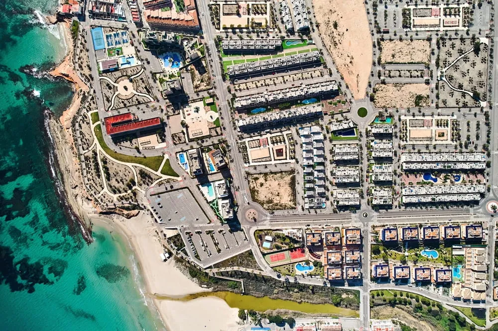 Polish Buyers Fuel a Home-Sales Boom in Alicante Province